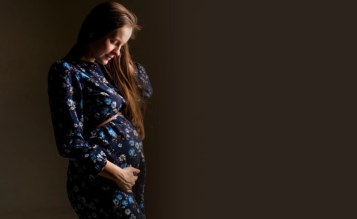 نمونه عکس بارداری در فضای بسته با تیم عکستو