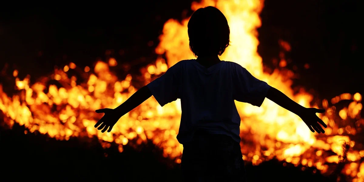 عکاسی چهارشنبه سوری و پریدن از آتش با عکستو